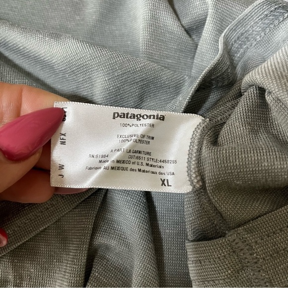 PATAGONIA Gray Capilene Crew Neck TShirt Sz XL Active Outdoor Casual Breathable - Picture 7 of 9